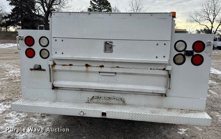 image for item DW6704 2009 Ford F-350 utility bed pickup truck