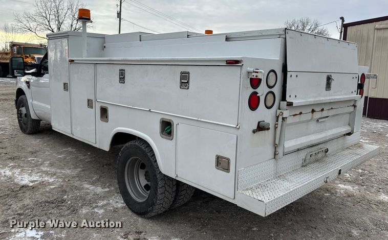 image for item DW6704 2009 Ford F-350 utility bed pickup truck