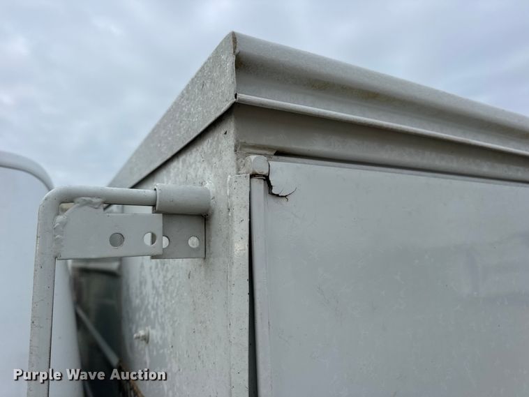 image for item DW6704 2009 Ford F-350 utility bed pickup truck