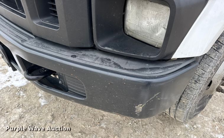 image for item DW6704 2009 Ford F-350 utility bed pickup truck