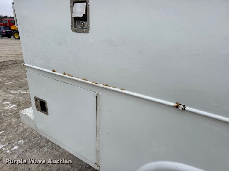 image for item DW6704 2009 Ford F-350 utility bed pickup truck