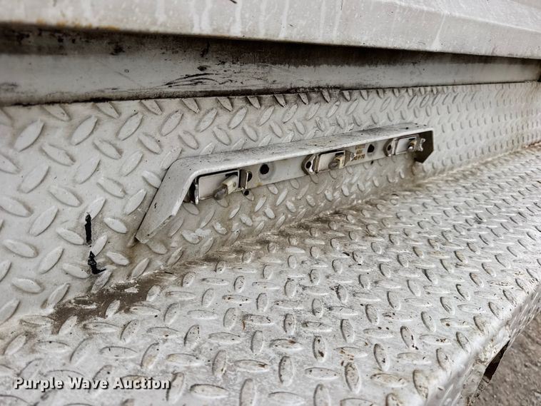 image for item DW6704 2009 Ford F-350 utility bed pickup truck