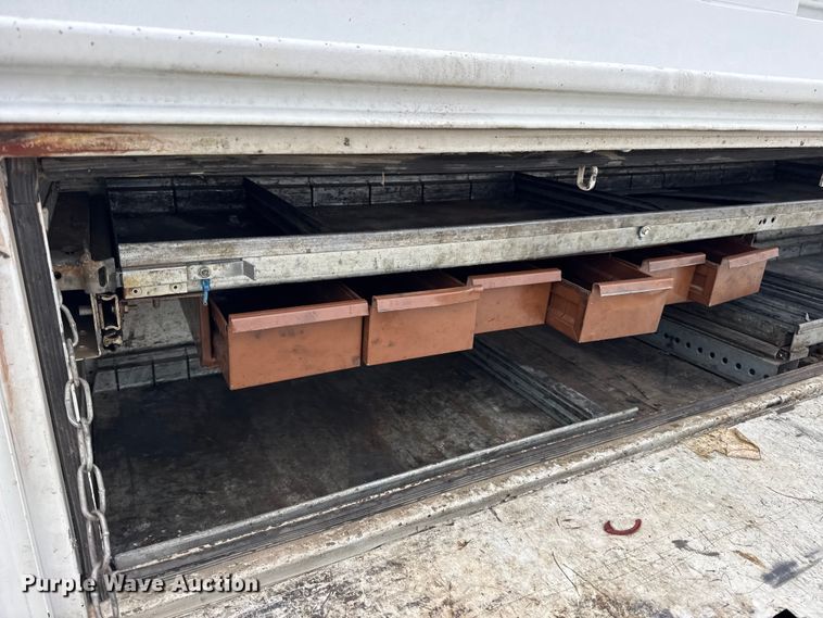 image for item DW6704 2009 Ford F-350 utility bed pickup truck