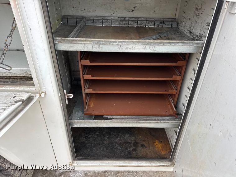 image for item DW6704 2009 Ford F-350 utility bed pickup truck