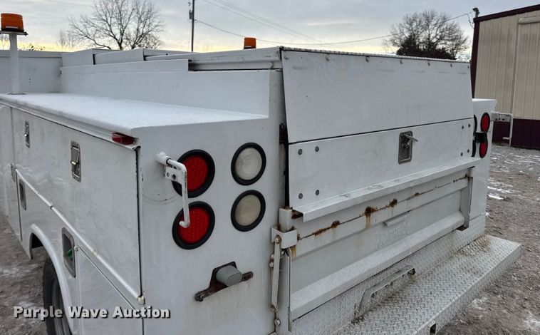 image for item DW6704 2009 Ford F-350 utility bed pickup truck