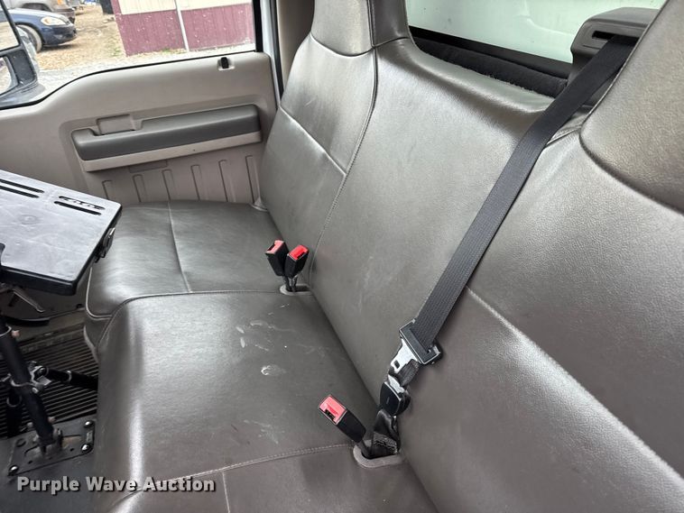 image for item DW6704 2009 Ford F-350 utility bed pickup truck