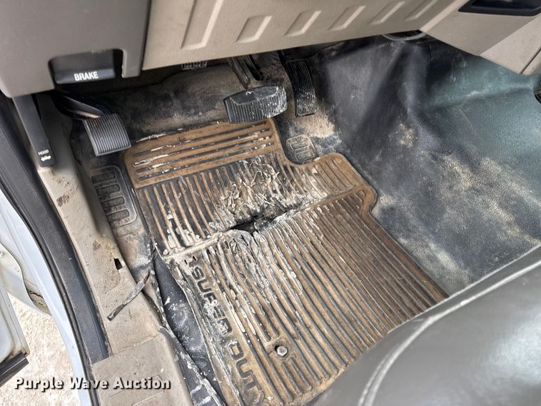 image for item DW6704 2009 Ford F-350 utility bed pickup truck