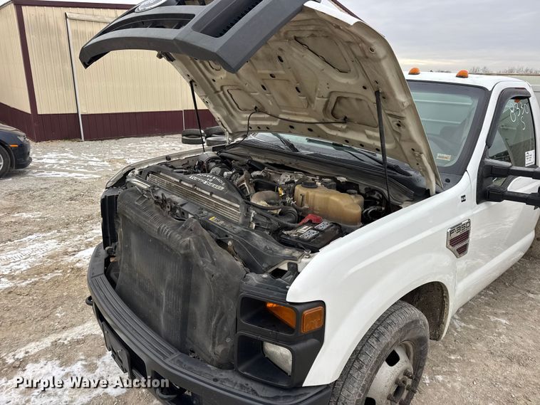 image for item DW6704 2009 Ford F-350 utility bed pickup truck