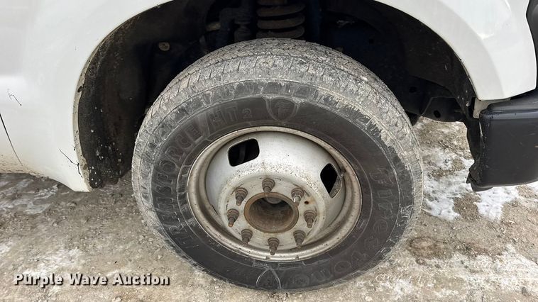 image for item DW6704 2009 Ford F-350 utility bed pickup truck