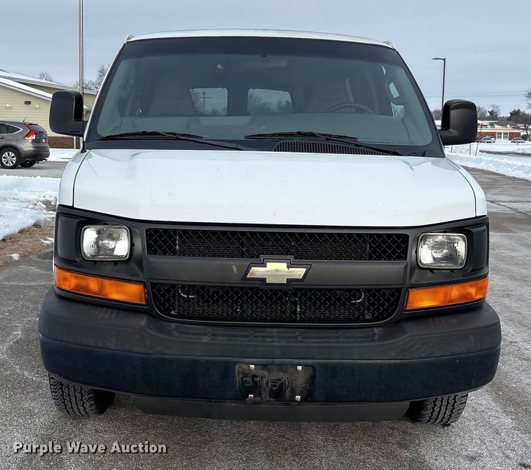 image for item DW7463 2016 Chevrolet Express 3500 van