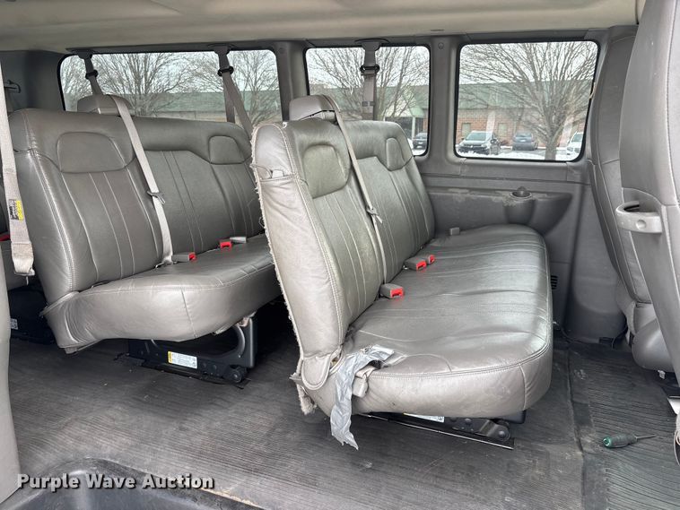 image for item DW7463 2016 Chevrolet Express 3500 van