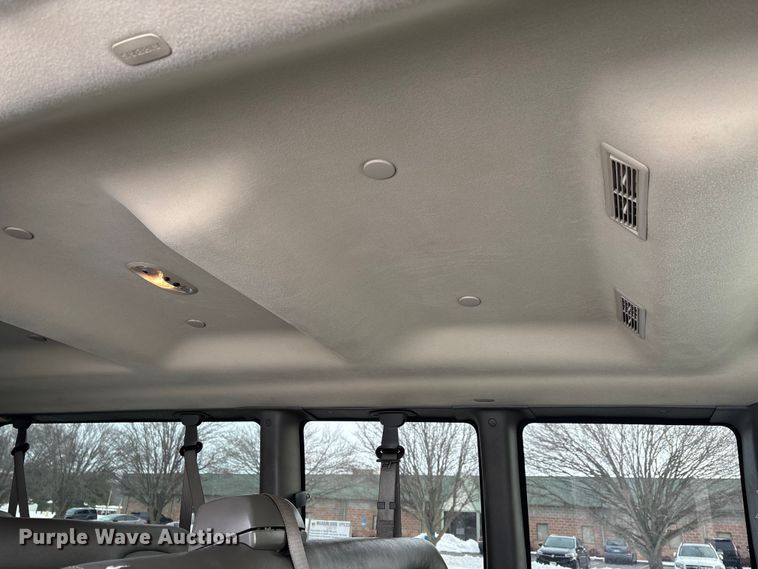 image for item DW7463 2016 Chevrolet Express 3500 van