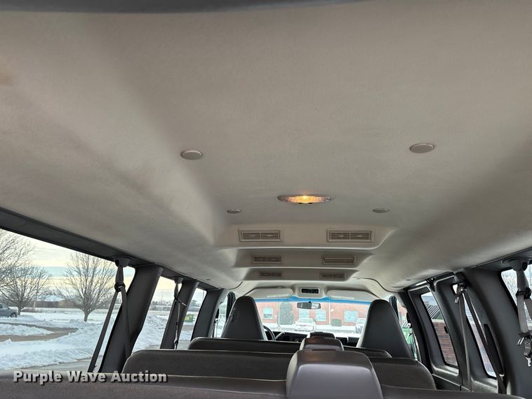 image for item DW7463 2016 Chevrolet Express 3500 van