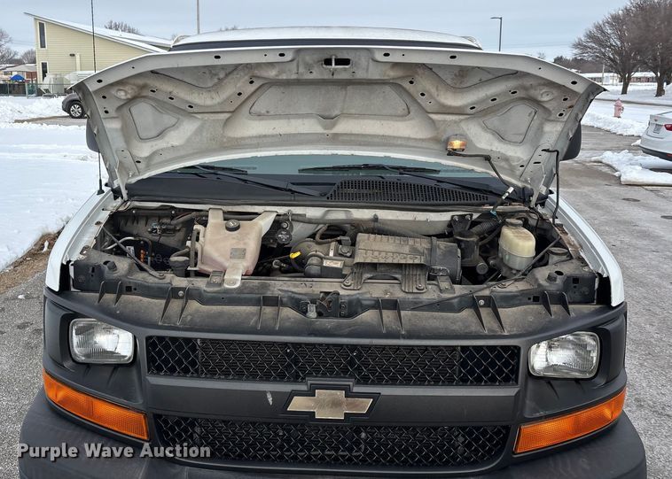 image for item DW7463 2016 Chevrolet Express 3500 van