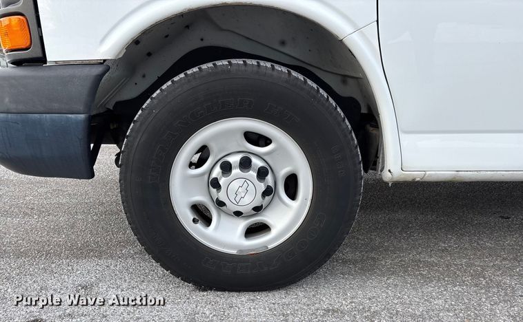 image for item DW7463 2016 Chevrolet Express 3500 van