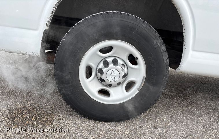 image for item DW7463 2016 Chevrolet Express 3500 van