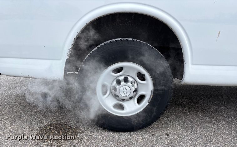 image for item DW7463 2016 Chevrolet Express 3500 van