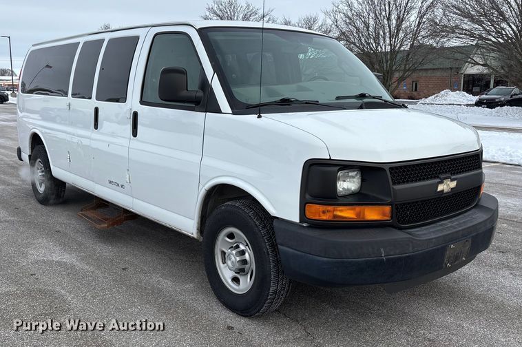 image for item DW7464 2016 Chevrolet Express 3500 van