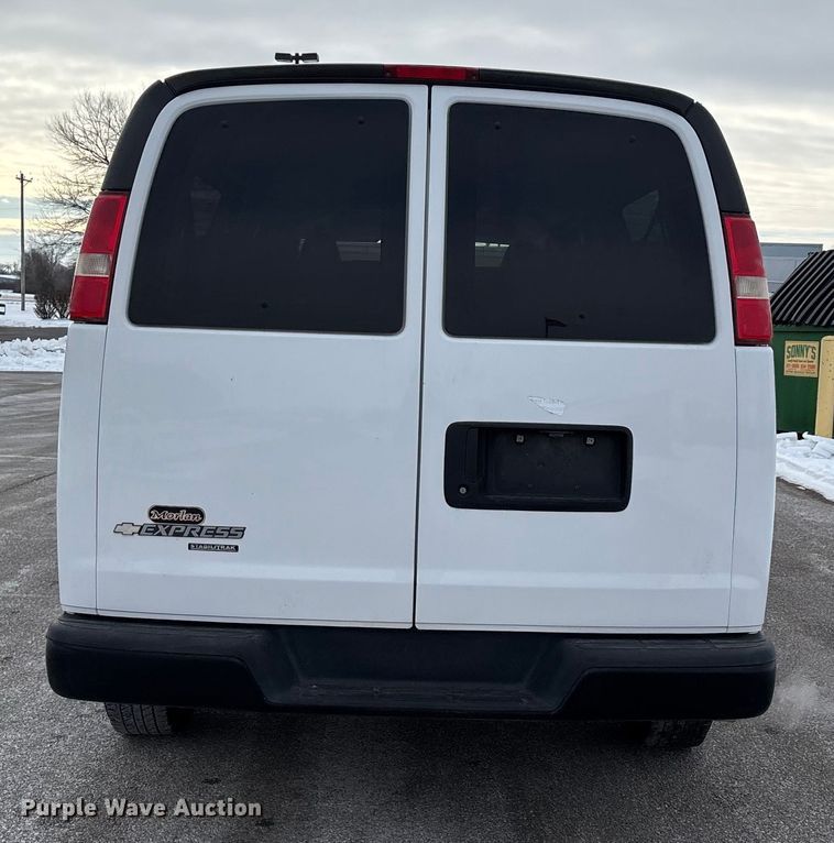 image for item DW7464 2016 Chevrolet Express 3500 van