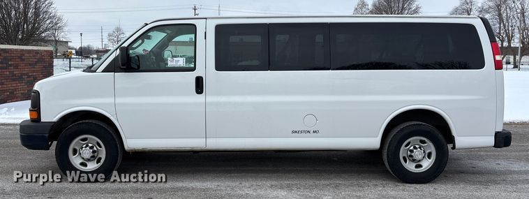 image for item DW7464 2016 Chevrolet Express 3500 van