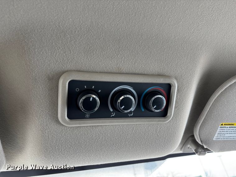 image for item DW7464 2016 Chevrolet Express 3500 van