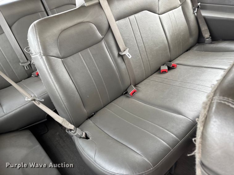 image for item DW7464 2016 Chevrolet Express 3500 van