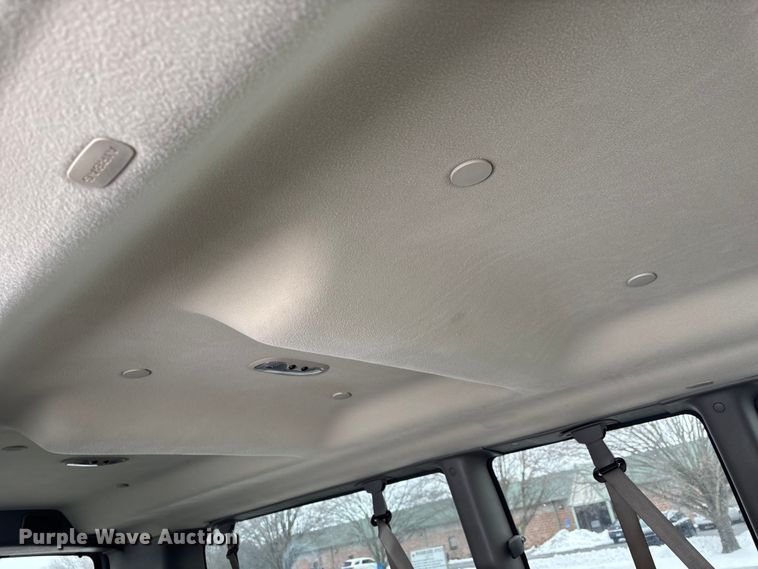 image for item DW7464 2016 Chevrolet Express 3500 van