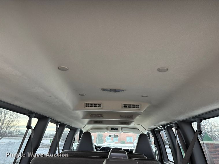 image for item DW7464 2016 Chevrolet Express 3500 van