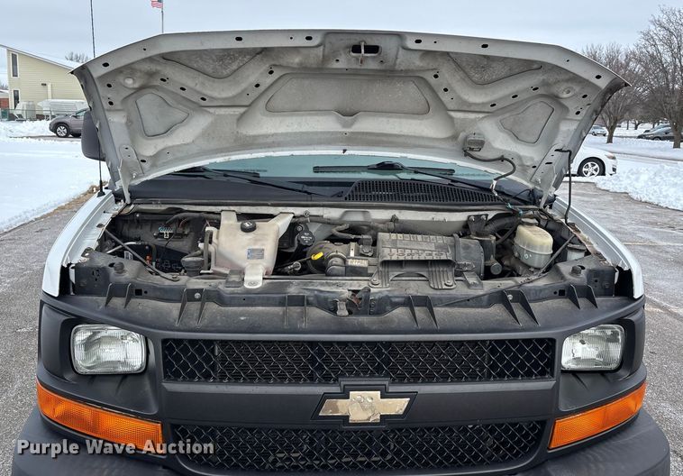image for item DW7464 2016 Chevrolet Express 3500 van