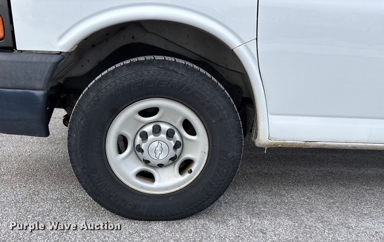 image for item DW7464 2016 Chevrolet Express 3500 van