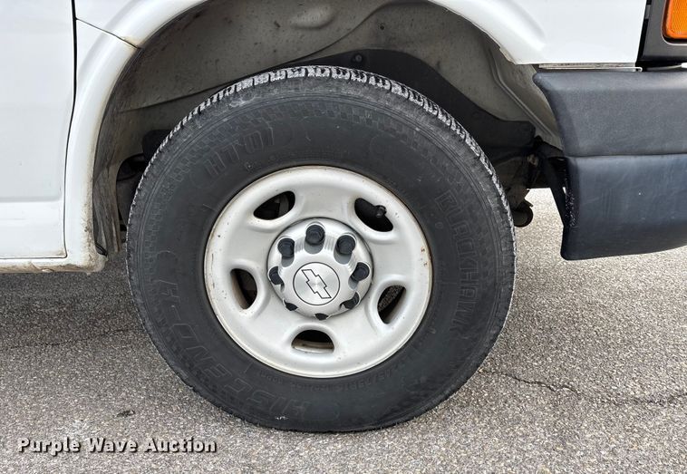 image for item DW7464 2016 Chevrolet Express 3500 van