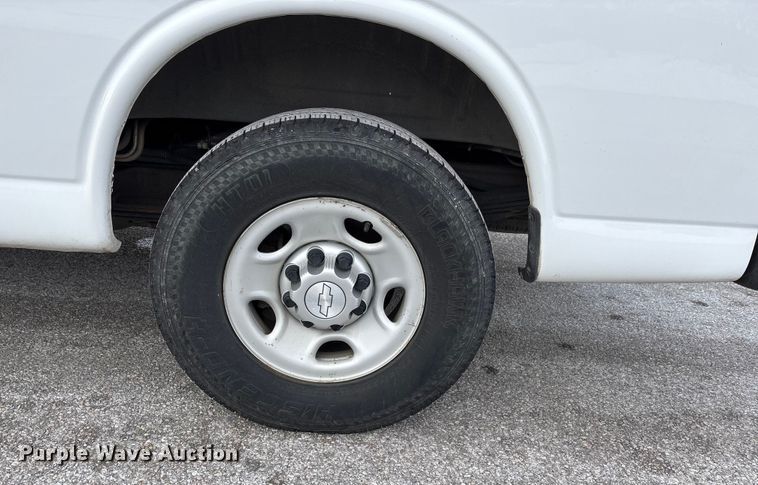 image for item DW7464 2016 Chevrolet Express 3500 van