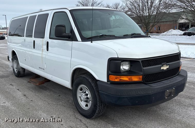 image for item DW7465 2016 Chevrolet Express 3500 van