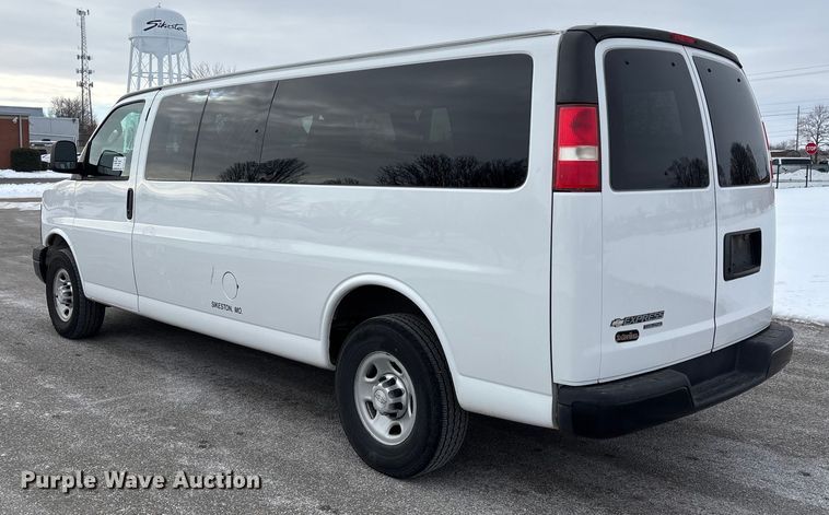 image for item DW7465 2016 Chevrolet Express 3500 van
