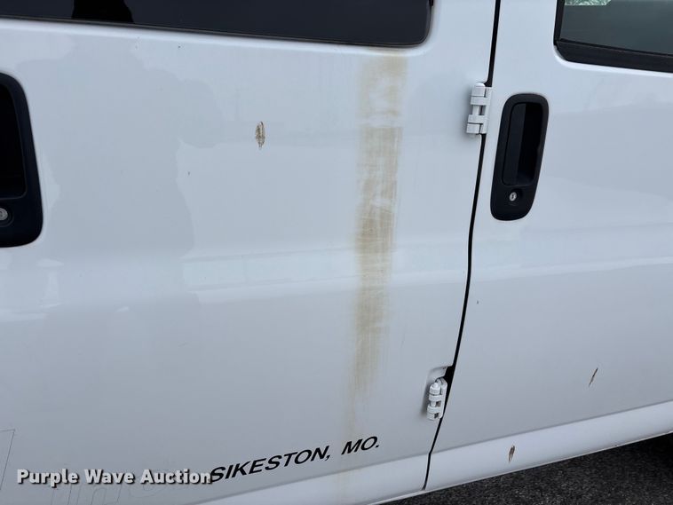 image for item DW7465 2016 Chevrolet Express 3500 van