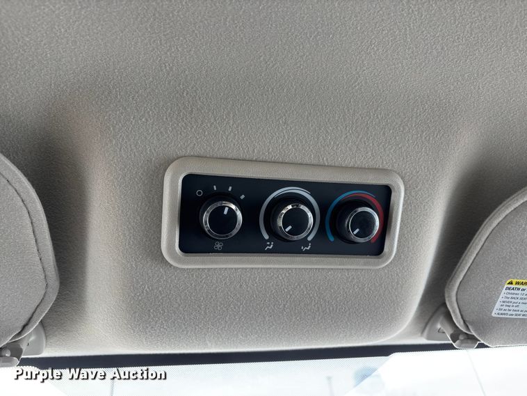 image for item DW7465 2016 Chevrolet Express 3500 van