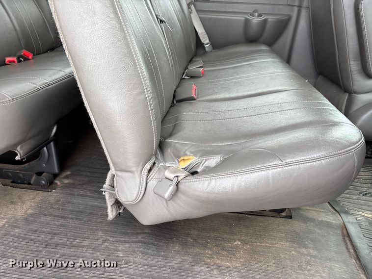 image for item DW7465 2016 Chevrolet Express 3500 van