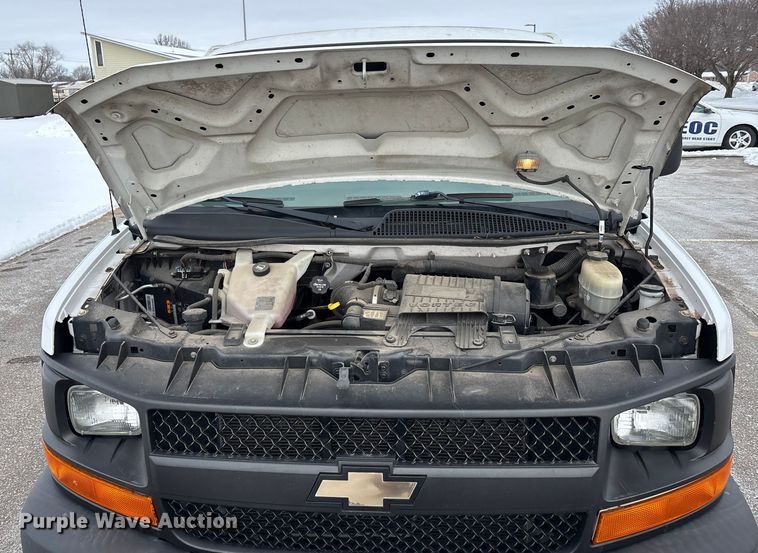 image for item DW7465 2016 Chevrolet Express 3500 van