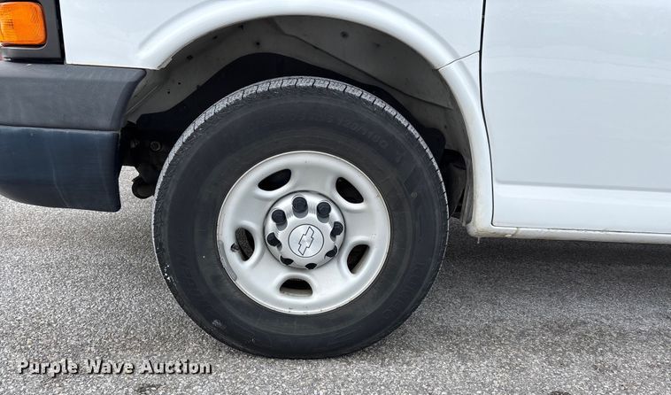 image for item DW7465 2016 Chevrolet Express 3500 van