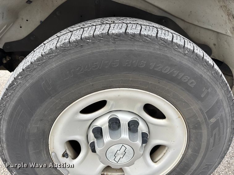 image for item DW7465 2016 Chevrolet Express 3500 van