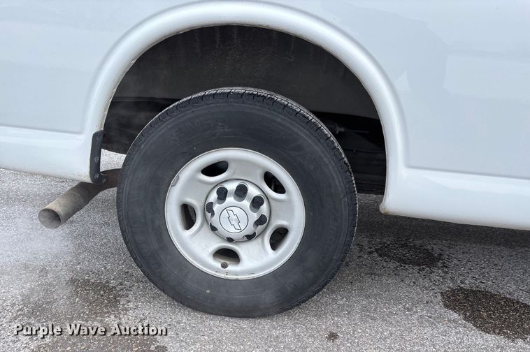 image for item DW7465 2016 Chevrolet Express 3500 van