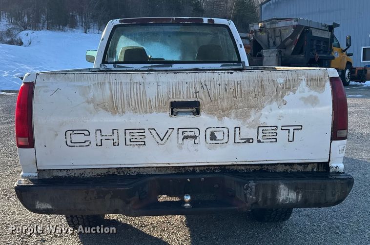 image for item DW7495 1993 Chevrolet Cheyenne 2500 pickup truck