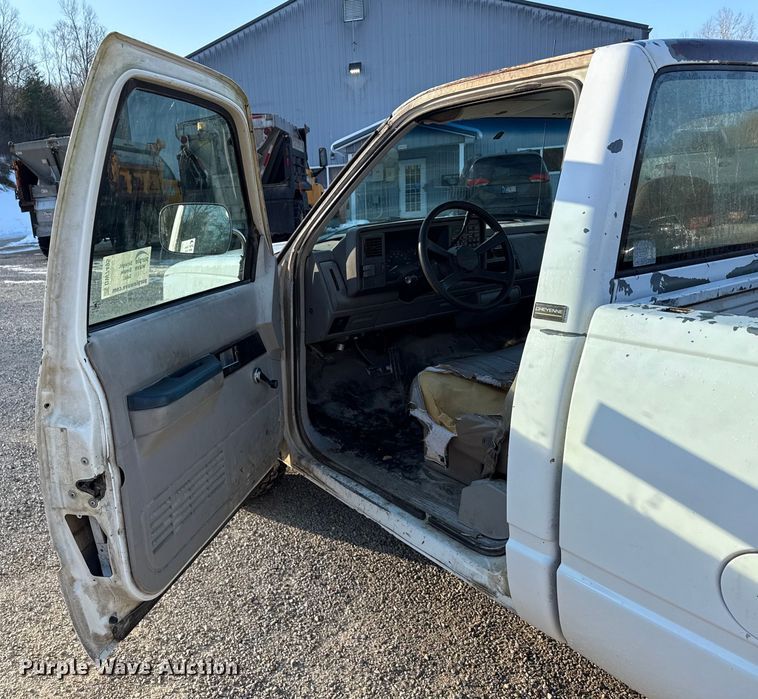 image for item DW7495 1993 Chevrolet Cheyenne 2500 pickup truck