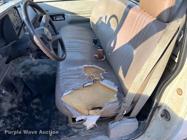 image for item DW7495 1993 Chevrolet Cheyenne 2500 pickup truck