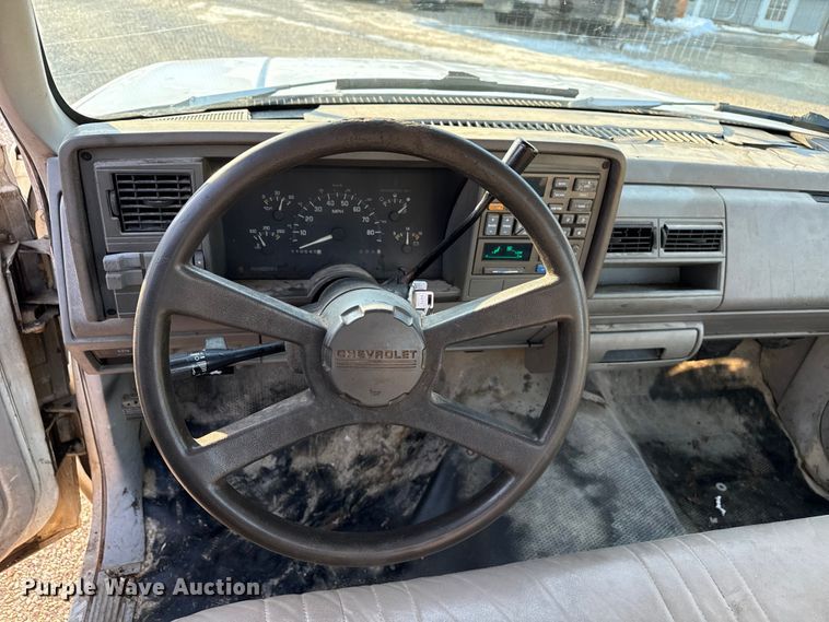 image for item DW7495 1993 Chevrolet Cheyenne 2500 pickup truck