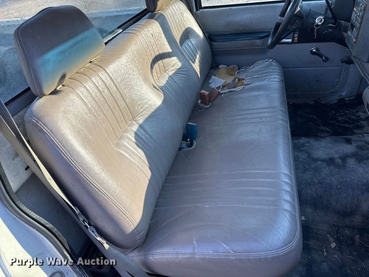 image for item DW7495 1993 Chevrolet Cheyenne 2500 pickup truck