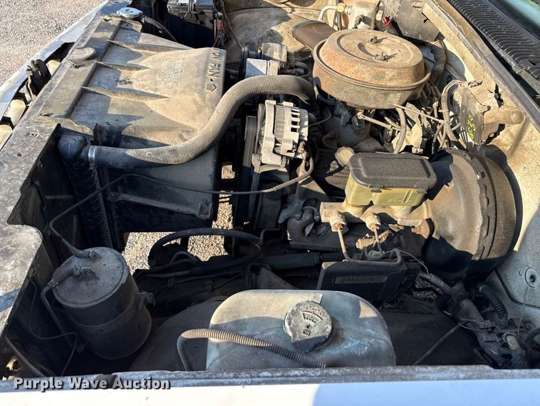 image for item DW7495 1993 Chevrolet Cheyenne 2500 pickup truck