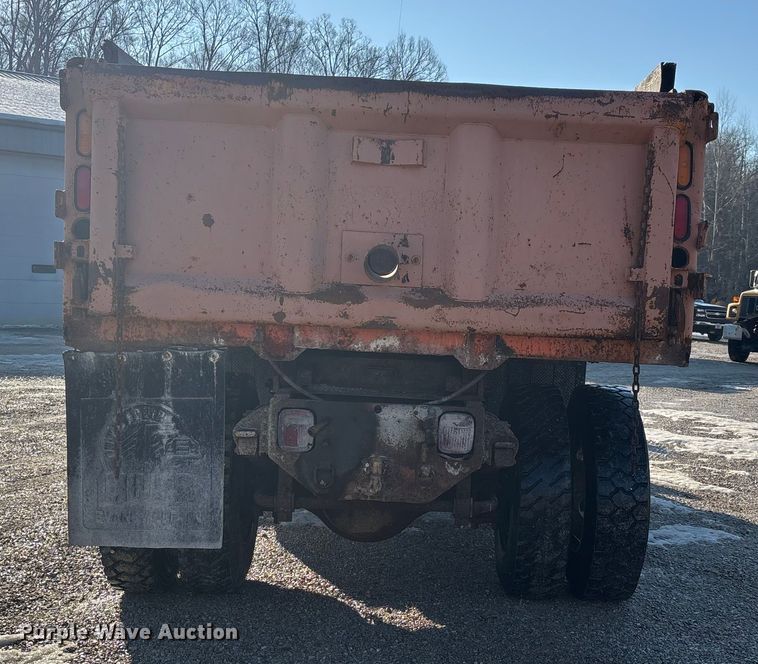 image for item DW7497 2001 GMC C8500 dump truck