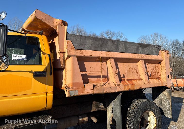 image for item DW7497 2001 GMC C8500 dump truck