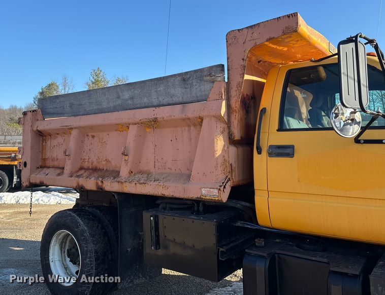 image for item DW7497 2001 GMC C8500 dump truck